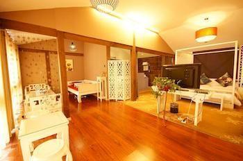 Nobles Living Castle Hotel Lijiang  Exterior photo